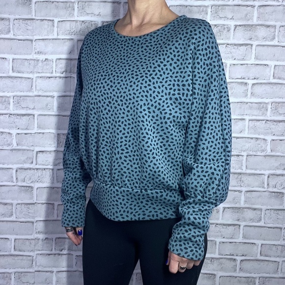 Like New |•ANN TAYLOR•| Graphic Long Sleeve Top - Picture 3 of 7